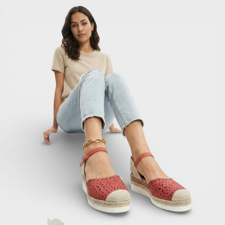 Espadrillas donna punta chiusa con zeppa traforate suola intrecciata