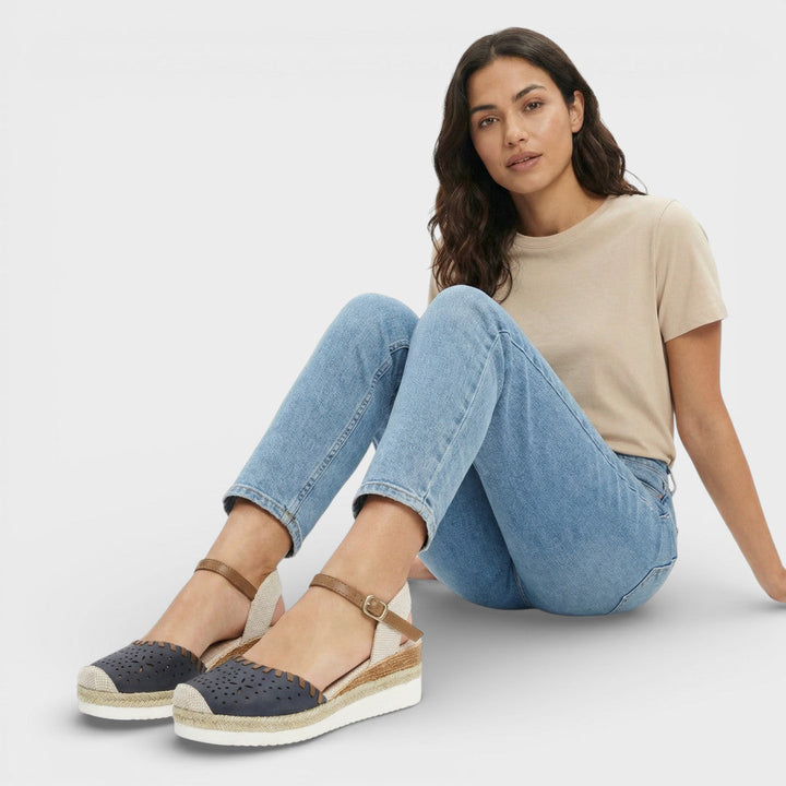 Espadrillas donna punta chiusa con zeppa traforate suola intrecciata