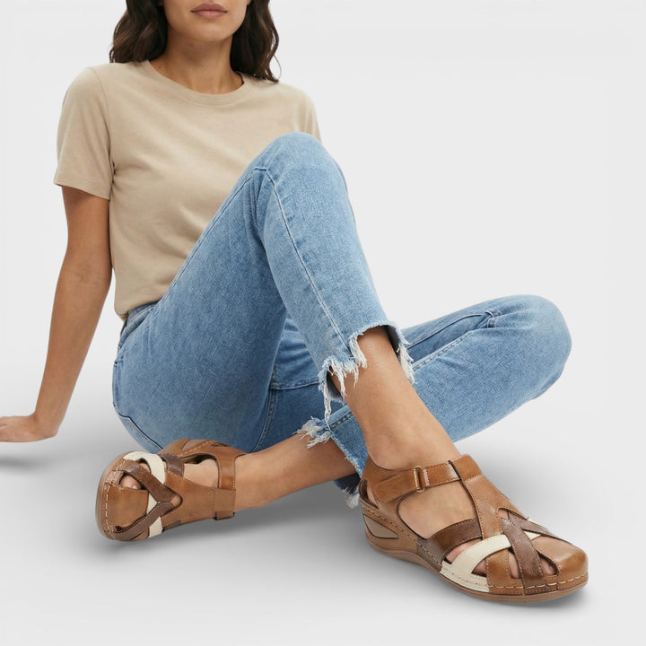 Sandali donna multicolore con cinturini incrociati punta chiusa