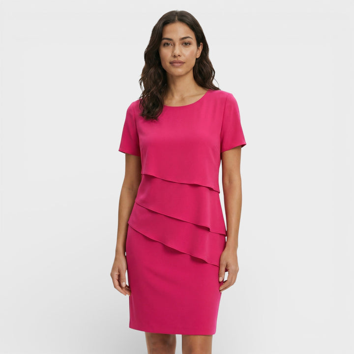 Vestito corto da donna con girocollo, maniche corte, balze sovrapposte