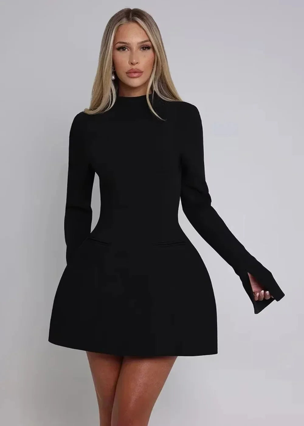 Mini vestito svasato donna maniche lunghe schiena nuda da sera