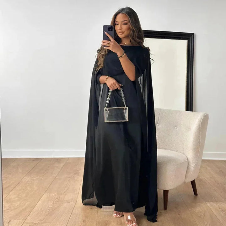 Abito maxi con mantella da donna a taglio elegante e fluido