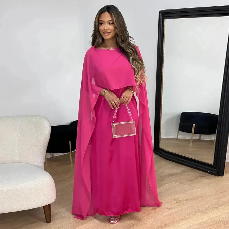 Abito maxi con mantella da donna a taglio elegante e fluido