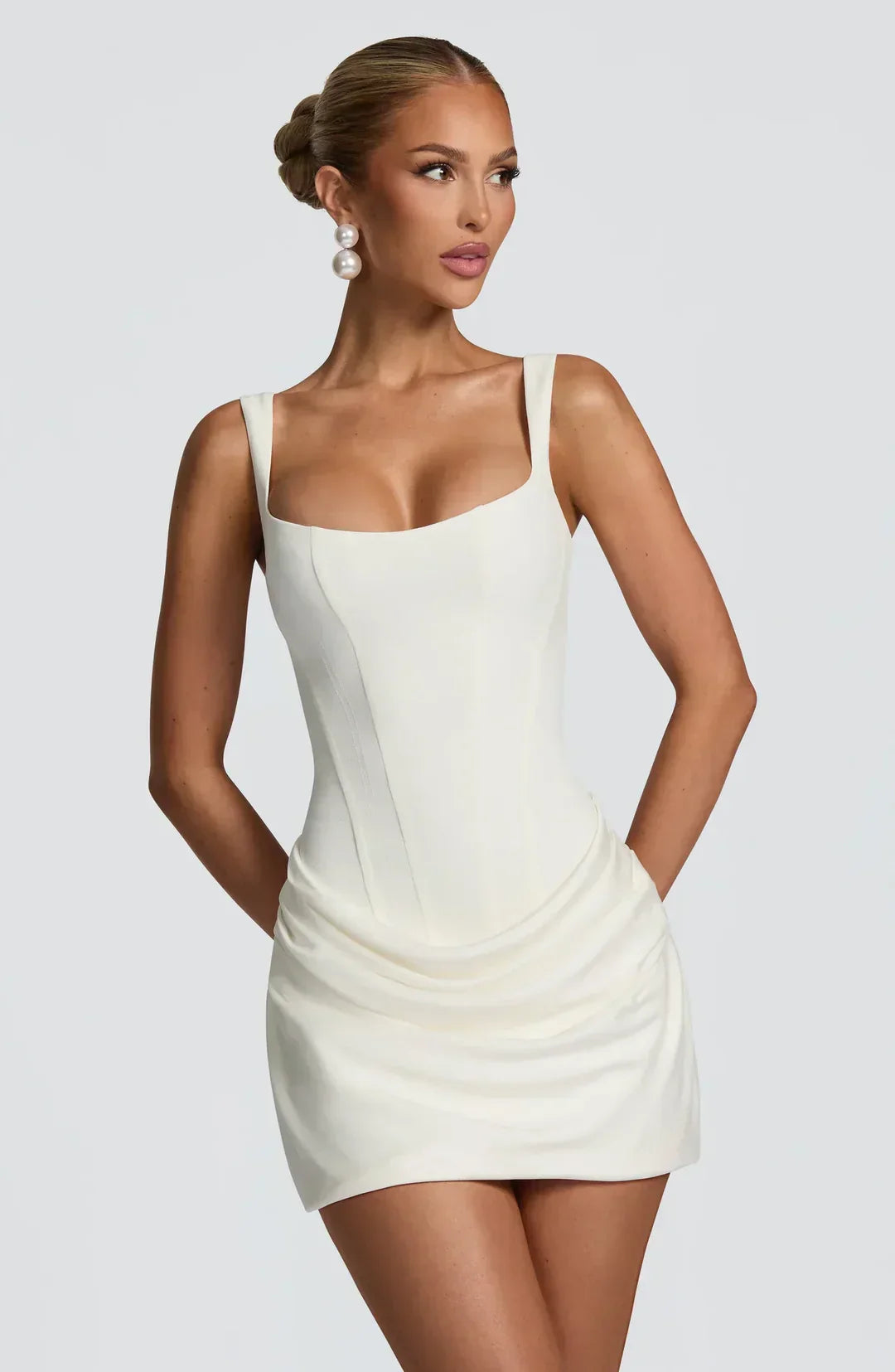 Vestito corto da donna drappeggiato con corsetto