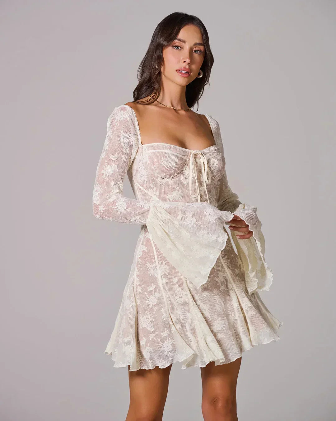 Vestito corto da donna in pizzo