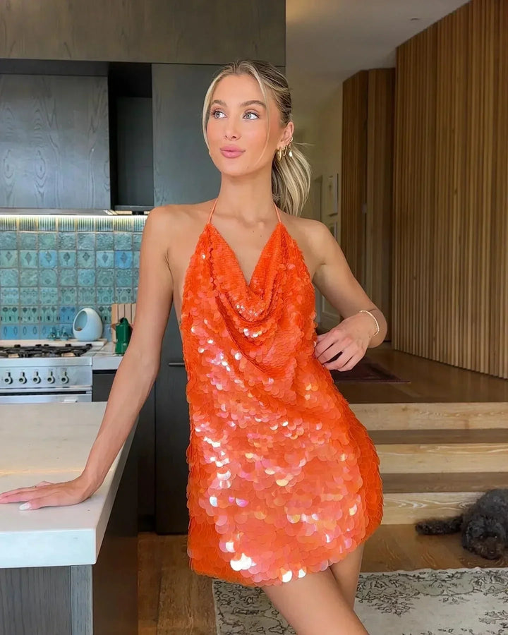 Vestito corto donna arancione con paillettes e scollo a cascata