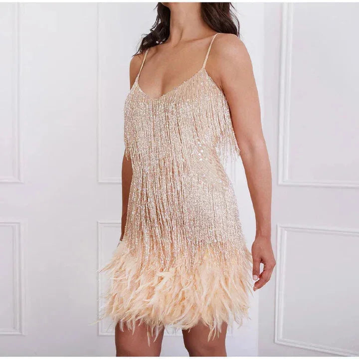 Vestito corto da sera con frange scintillanti e spalline sottili