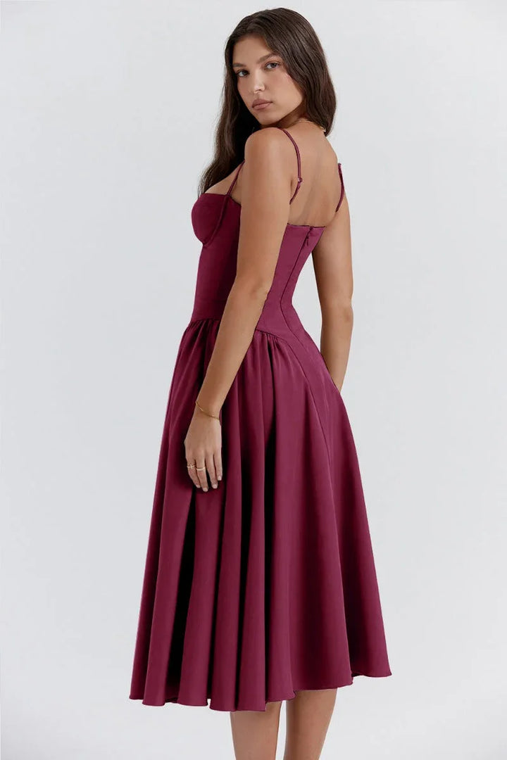 Abito midi estivo da donna con scollatura strutturata