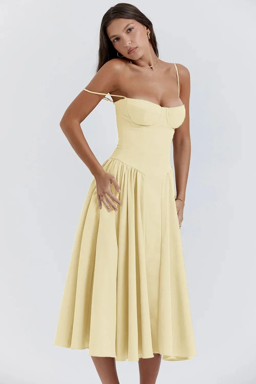 Abito midi estivo da donna con scollatura strutturata