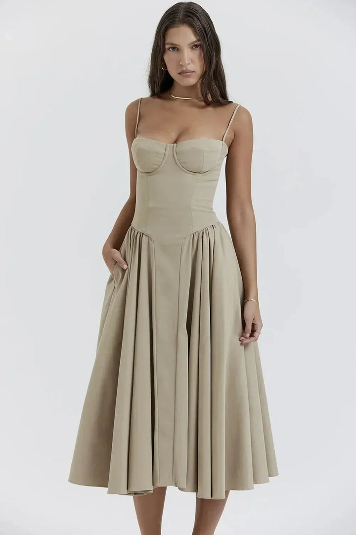 Abito midi estivo da donna con scollatura strutturata