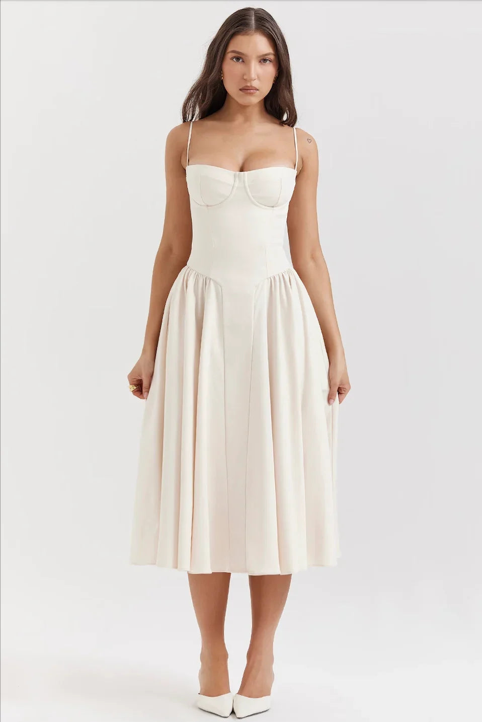 Abito midi estivo da donna con scollatura strutturata