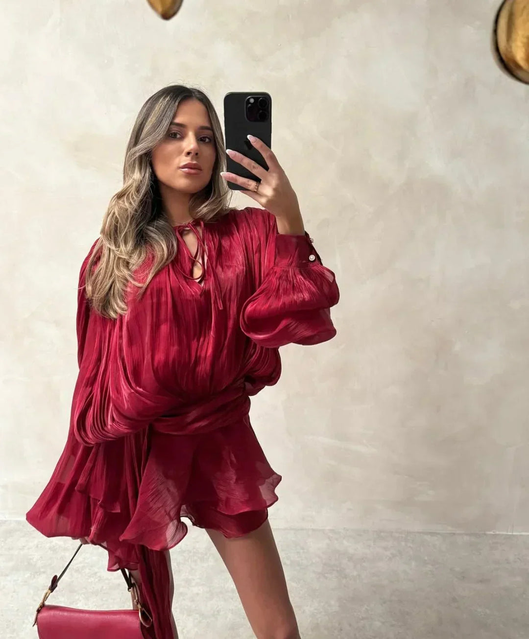 Vestito corto estivo da donna plissettato con maniche a sbuffo