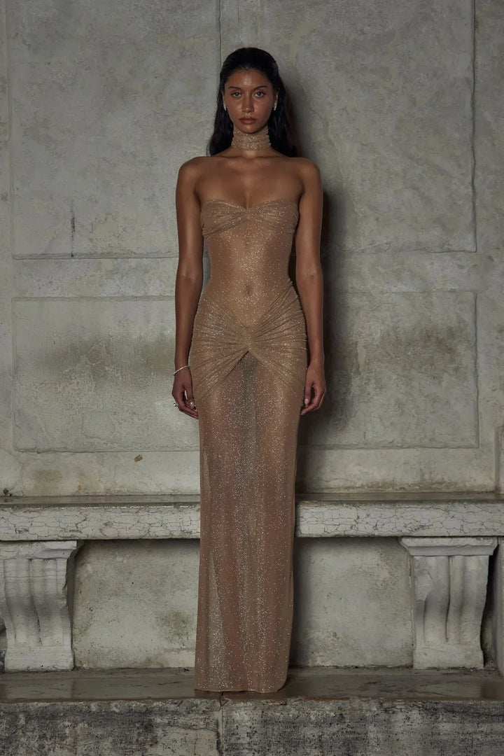 Vestito lungo da sera beige con paillettes, senza bretelle, plissettato