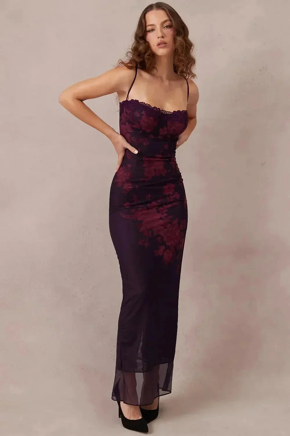 Vestito lungo donna con bretelle regolabili e motivi floreali