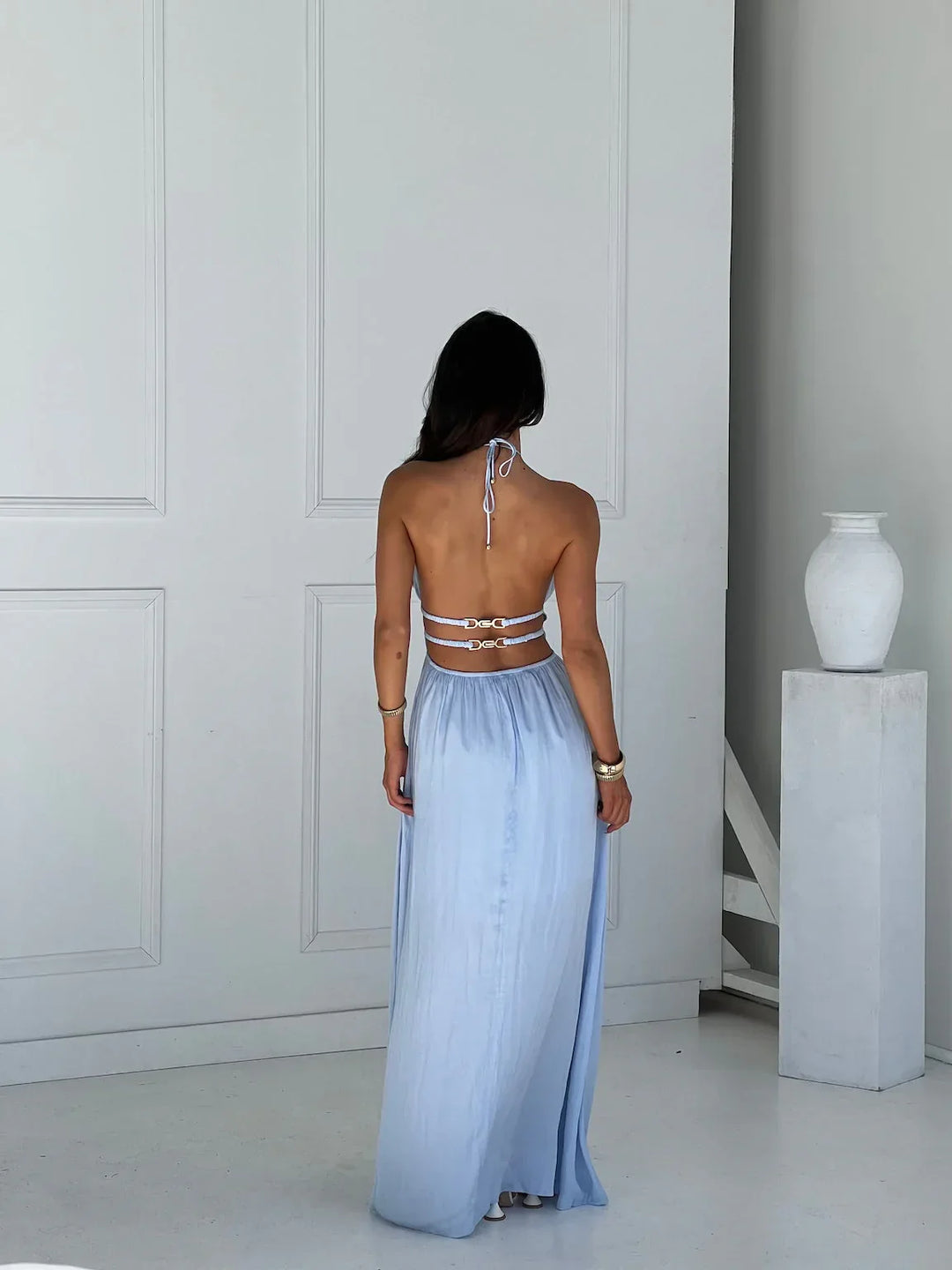 Vestito lungo donna con schiena nuda e dettagli découpe