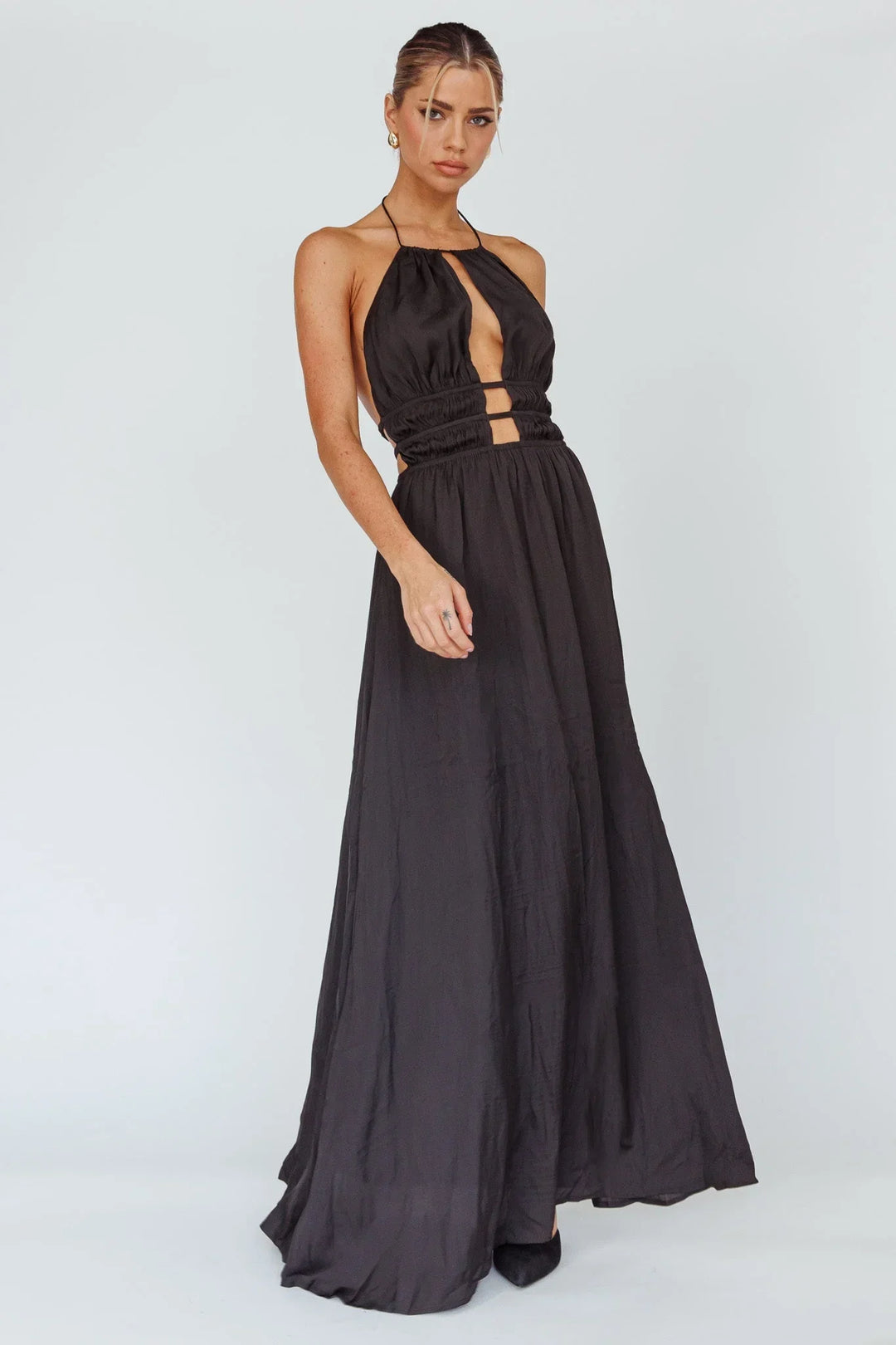 Vestito lungo donna con schiena nuda e dettagli découpe