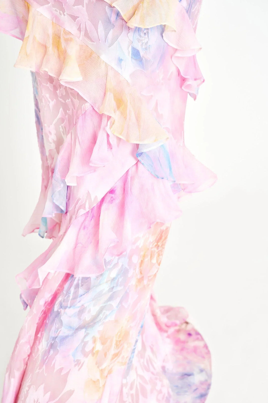 Vestito lungo donna con volant asimmetrici e spalline sottili