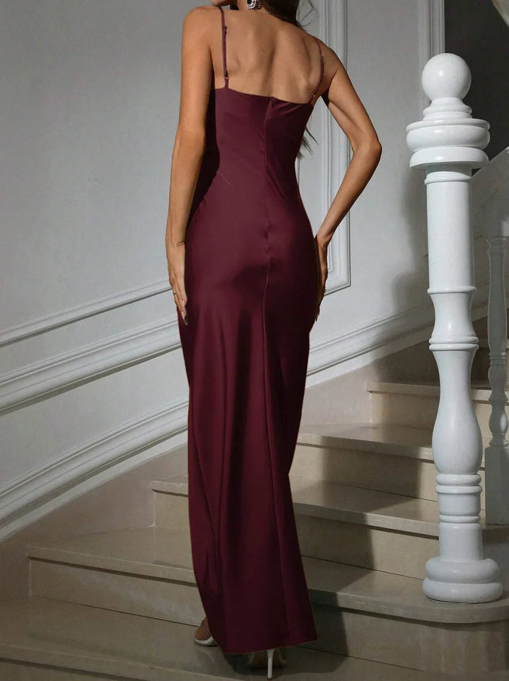 Vestito lungo donna bordeaux con spalline sottili e cut-out