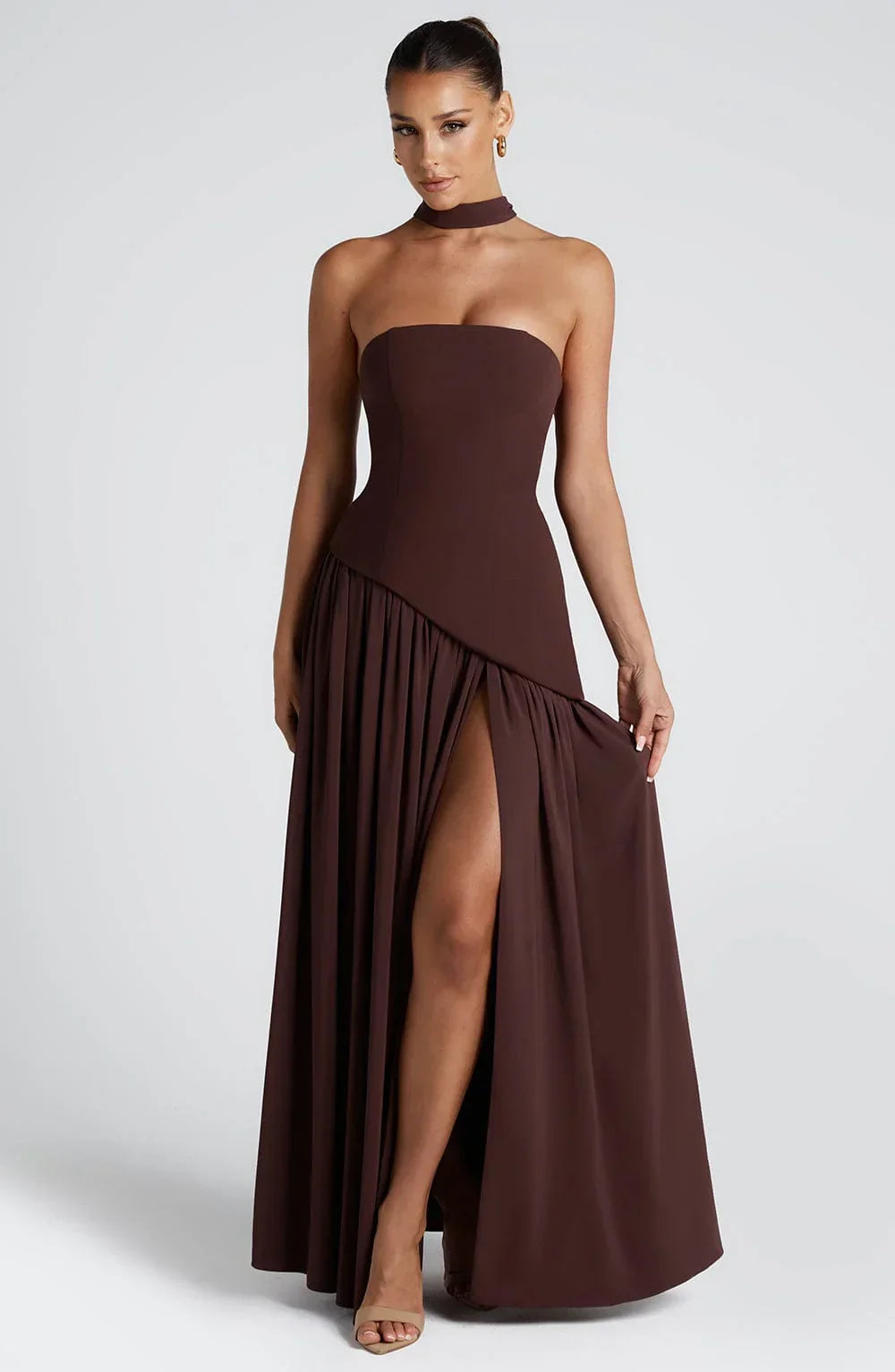 Vestito lungo a bustier con corsetto, dettaglio foulard e spacco alto