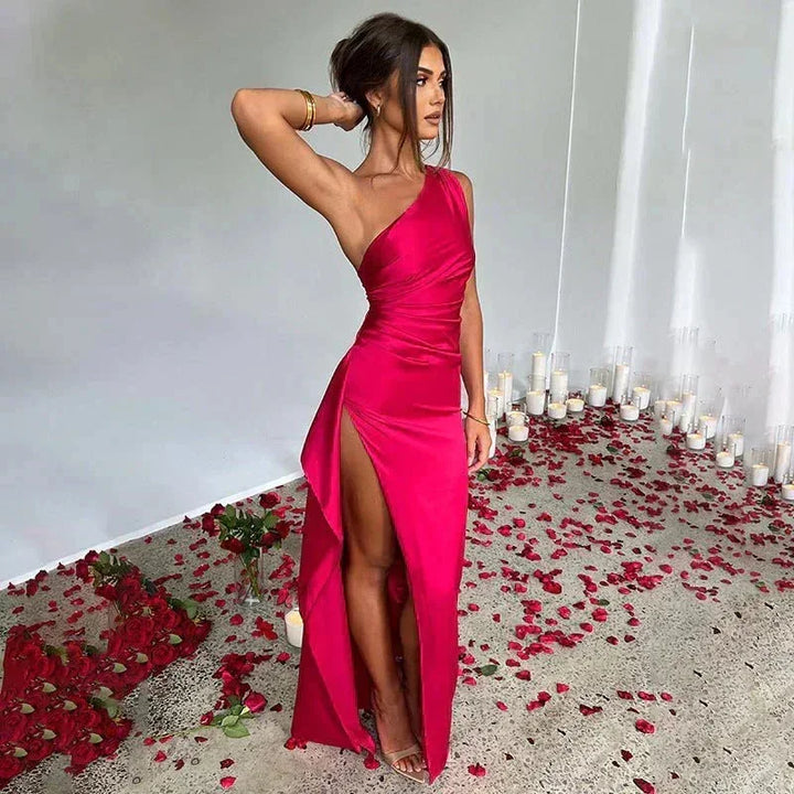 Vestito lungo donna con spacco monospalla effetto satin