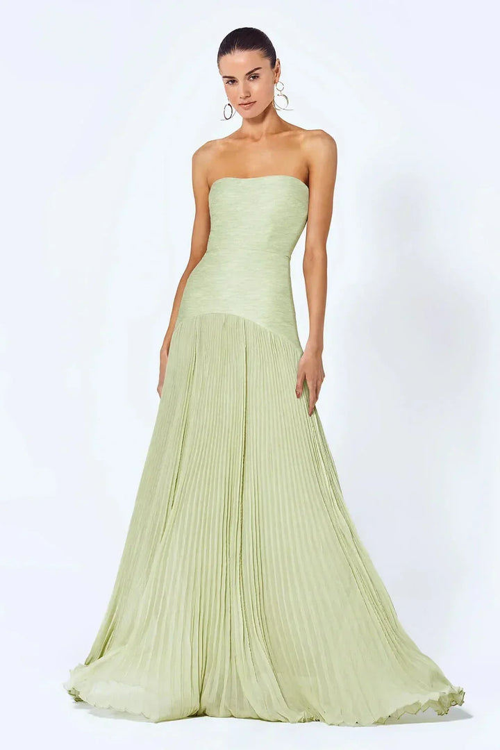 Vestito lungo donna verde chiaro senza maniche plissettato