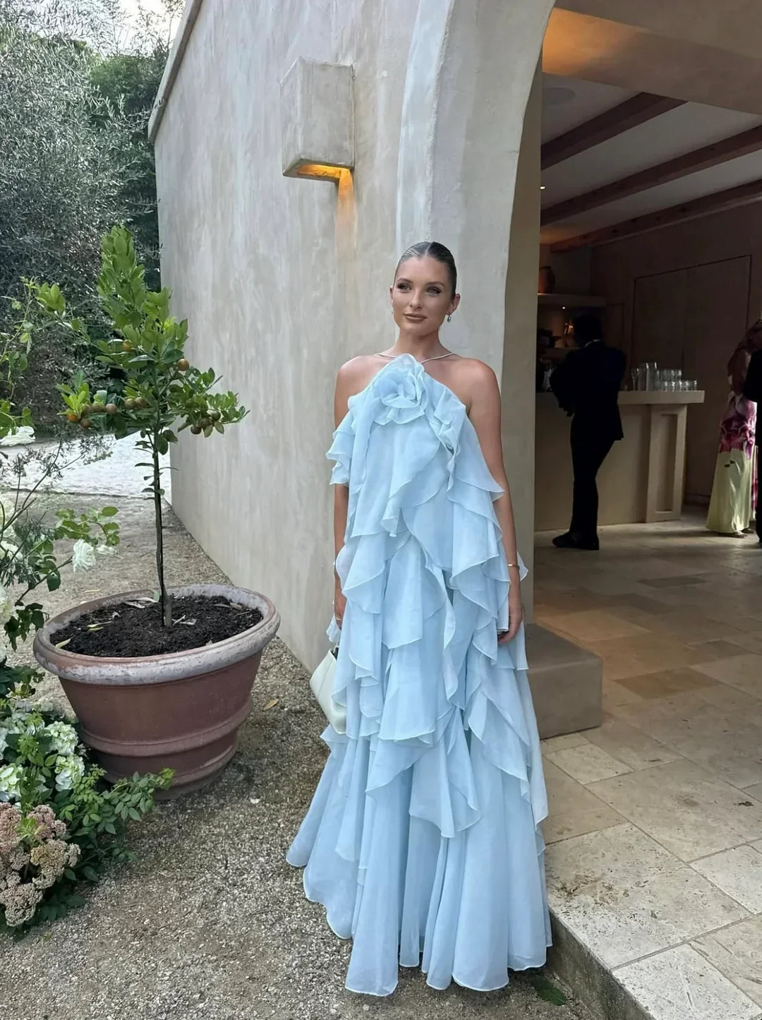Vestito lungo da donna con volant sovrapposti
