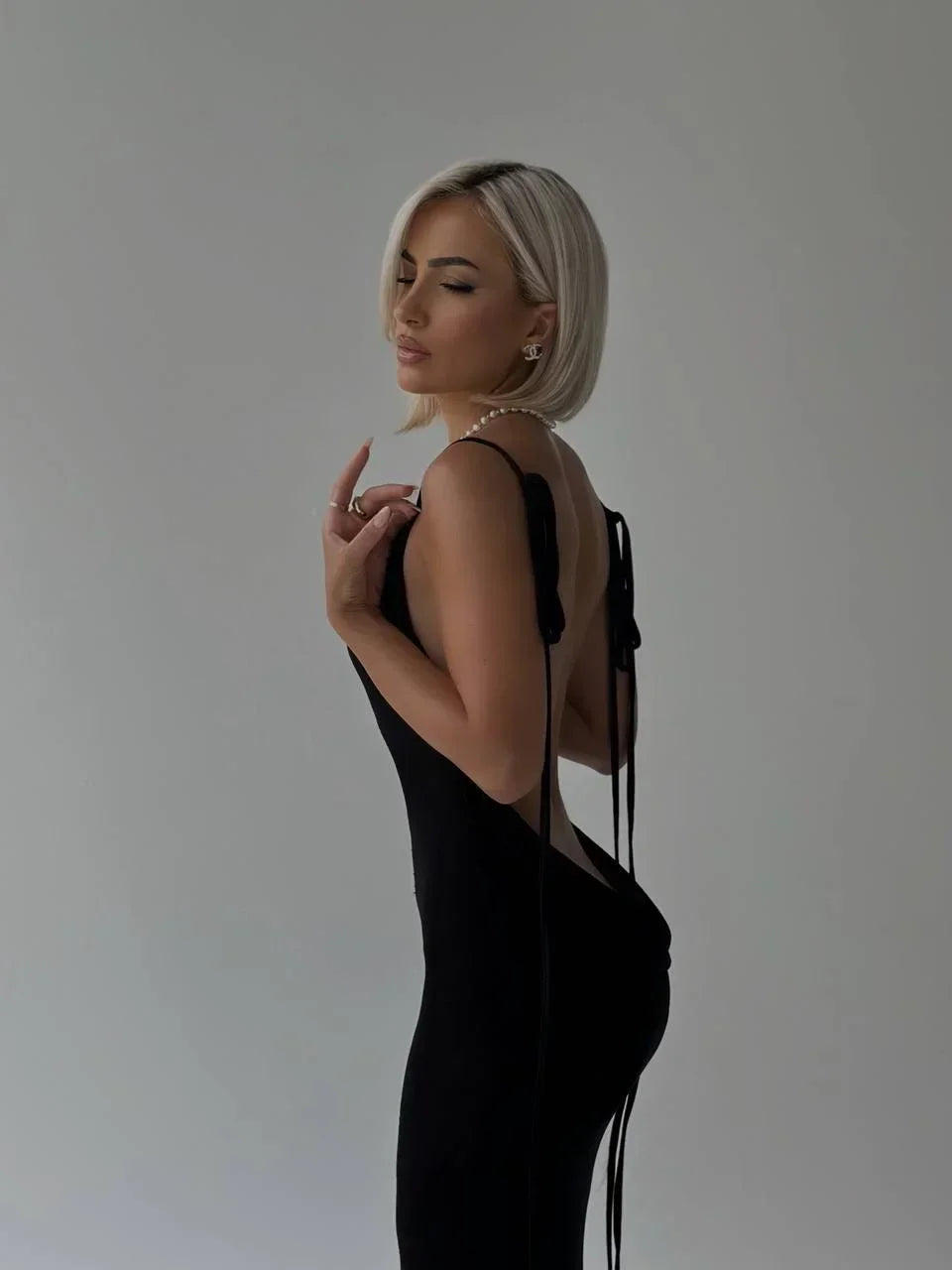 Vestito lungo elegante schiena nuda con lacci regolabili