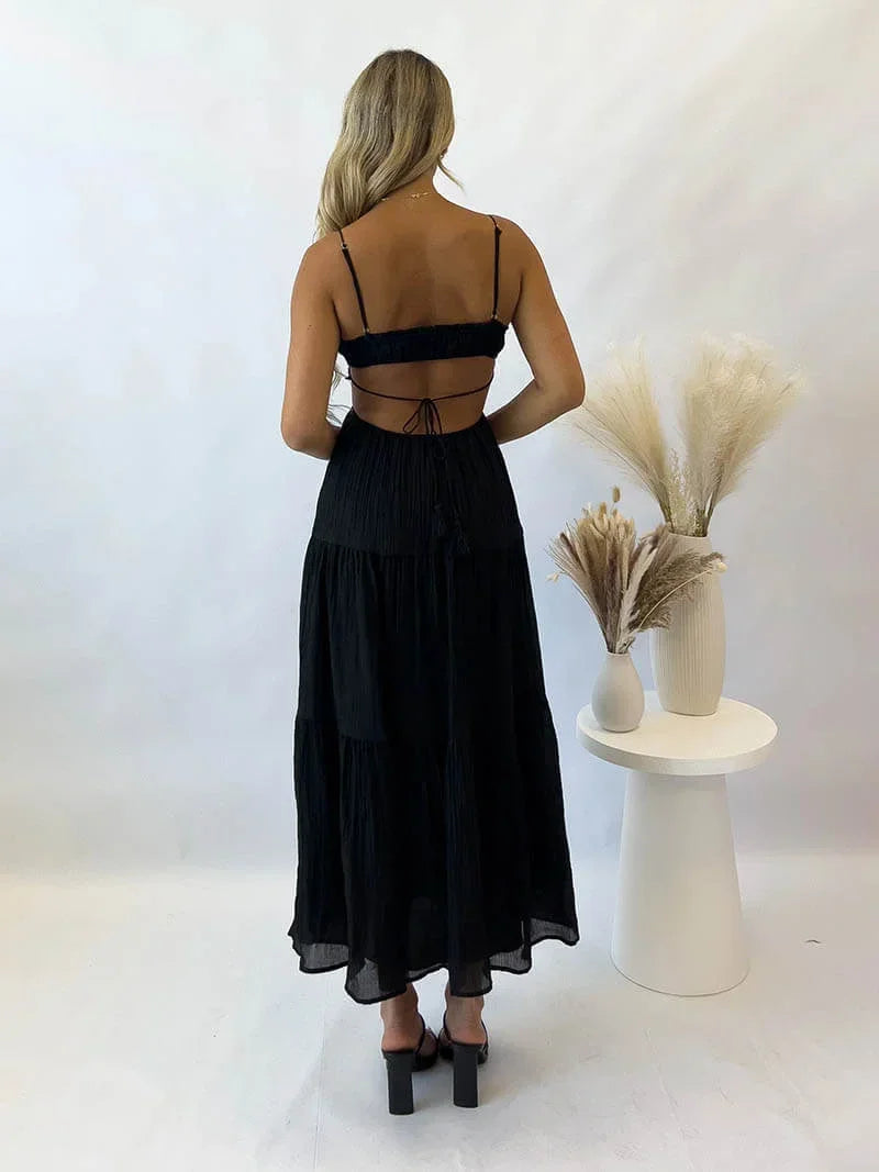 Vestito lungo estivo con volant e spalline delicate