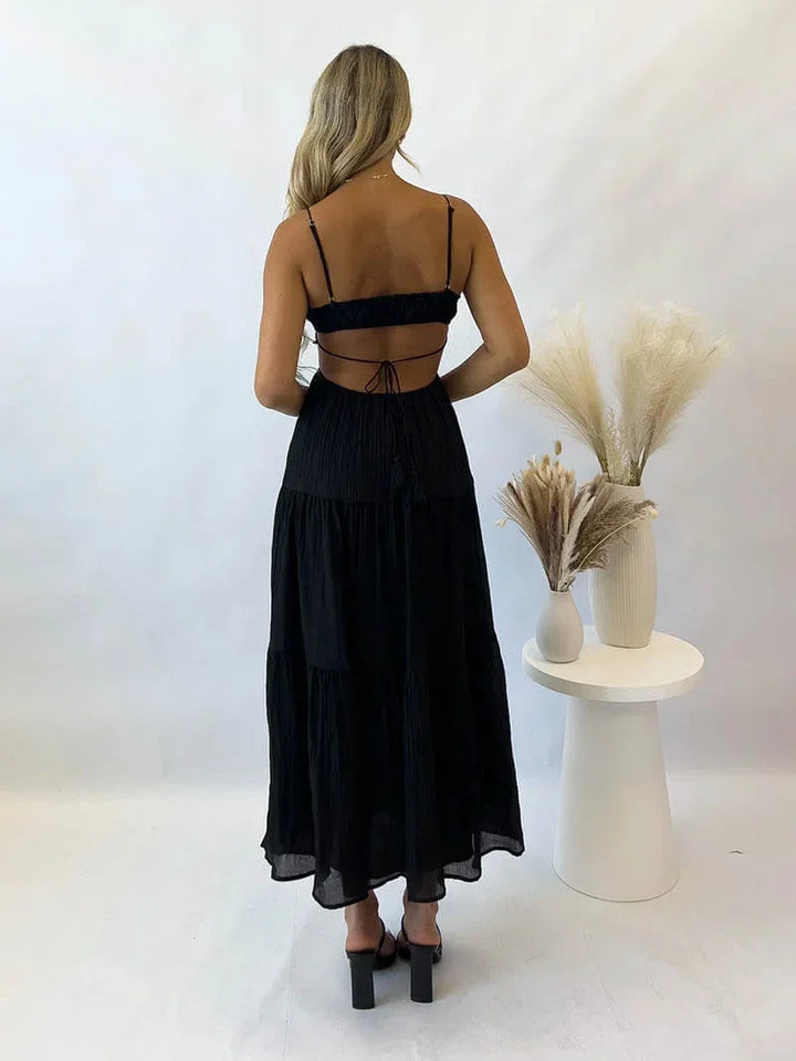 Vestito lungo estivo con volant e spalline delicate