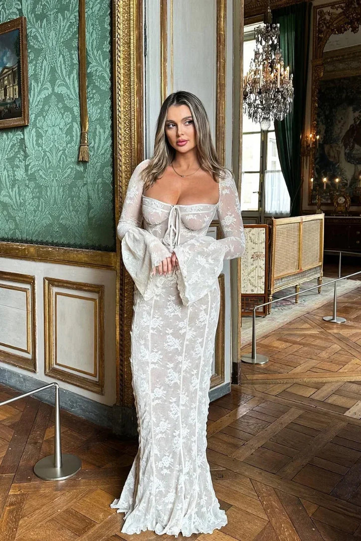 Vestito lungo bianco in pizzo con maniche lunghe per serate eleganti