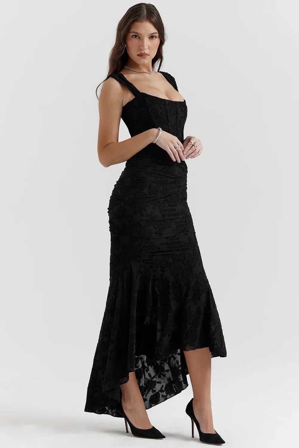 Vestito midi da donna con motivo floreale e spalline larghe
