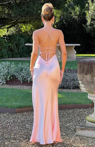 Vestito lungo da sera satinato con scollo a V e bretelle sottili