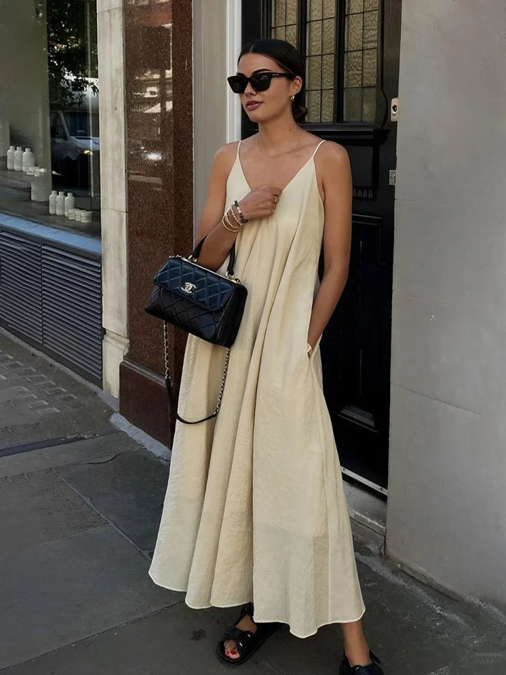 Vestito lungo fluido donna con bretelline sottili e volant