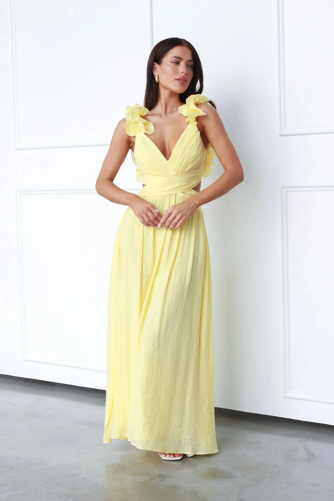 Vestito lungo donna giallo con scollo a V e Spalla floreale