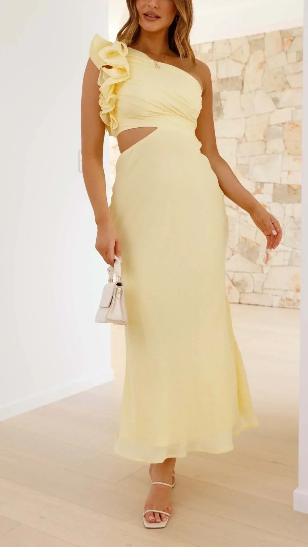 Vestito lungo donna asimmetrico giallo per serate eleganti