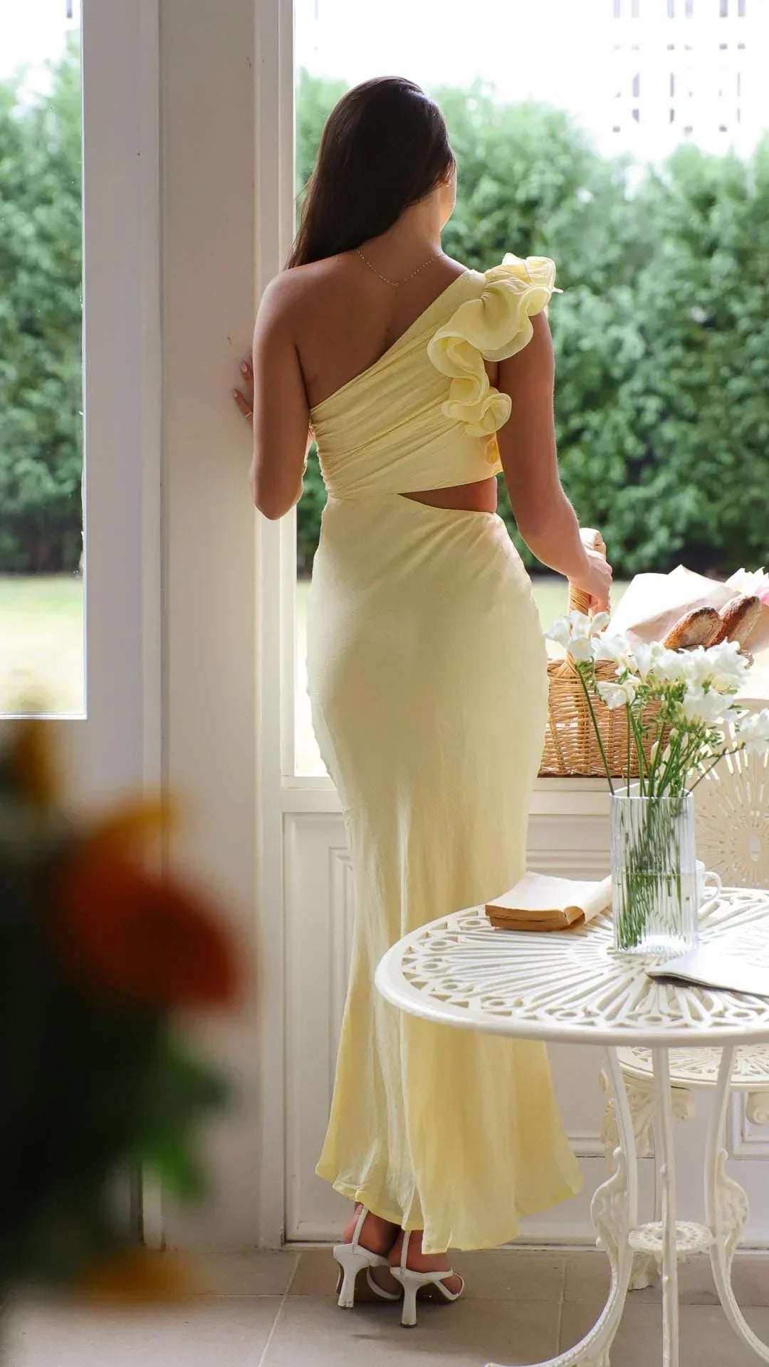 Vestito lungo donna asimmetrico giallo per serate eleganti