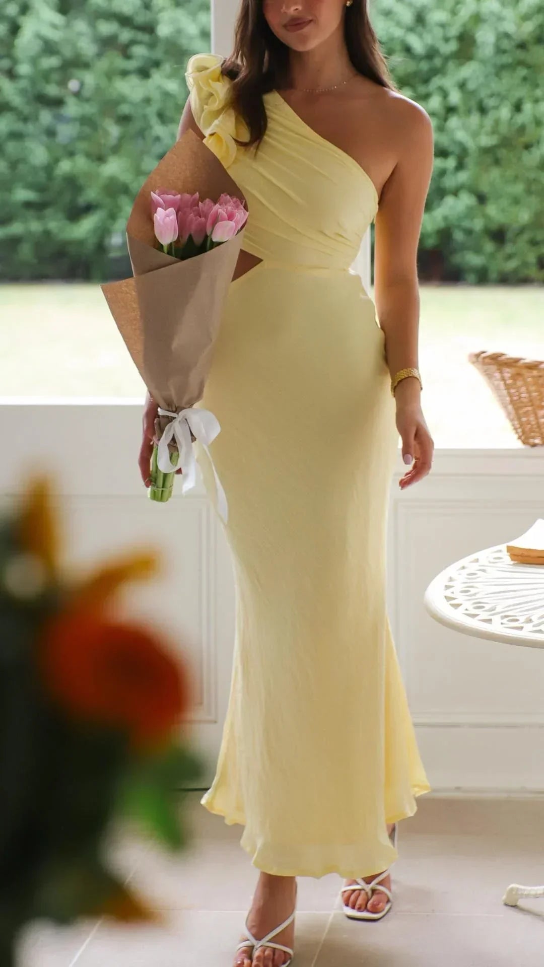Vestito lungo donna asimmetrico giallo per serate eleganti