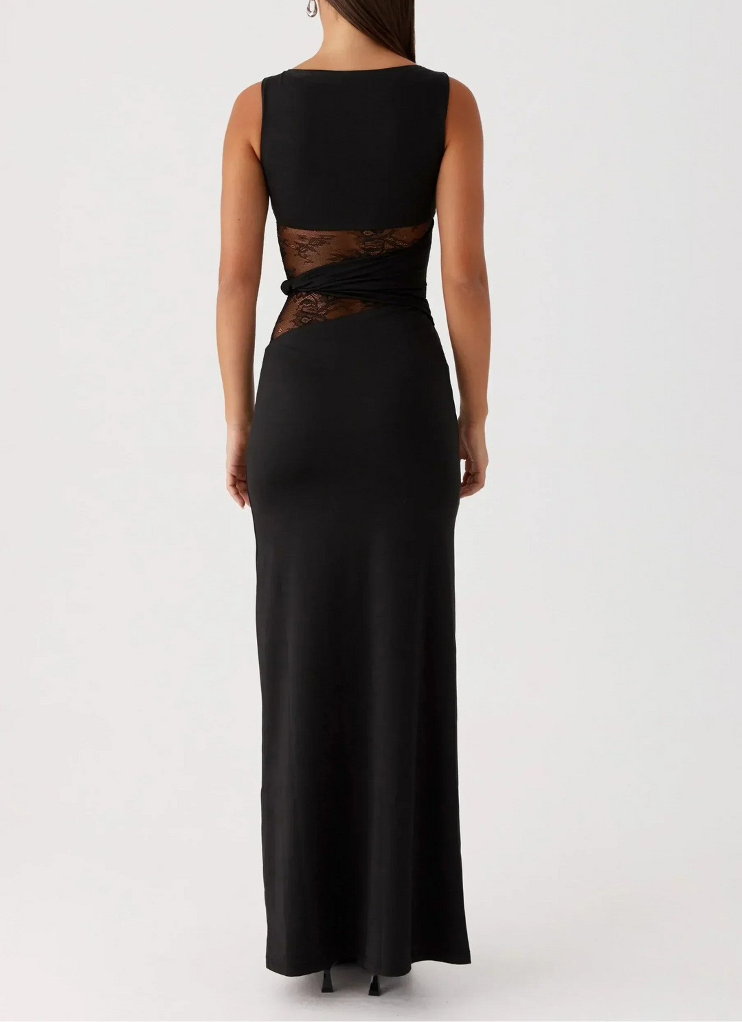 Vestito lungo nero con pizzo e découpe