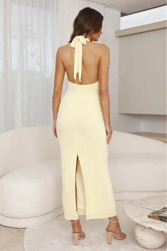 Vestito lungo giallo con collo all'americana e pieghe