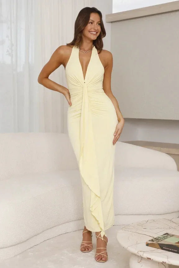 Vestito lungo giallo con collo all'americana e pieghe