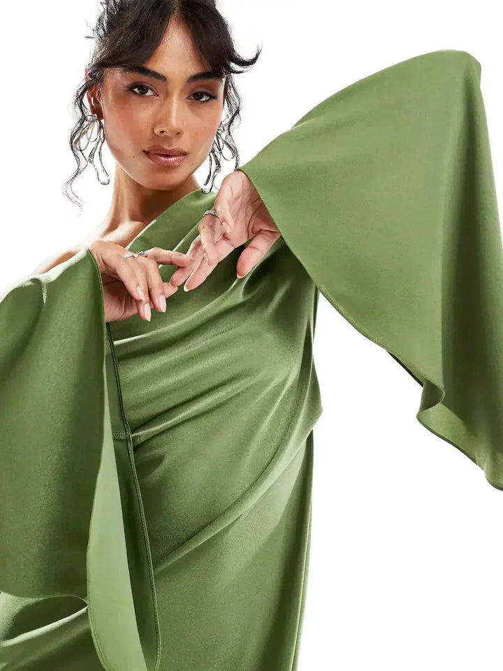 Vestito lungo da sera satinato verde Spalla scoperta