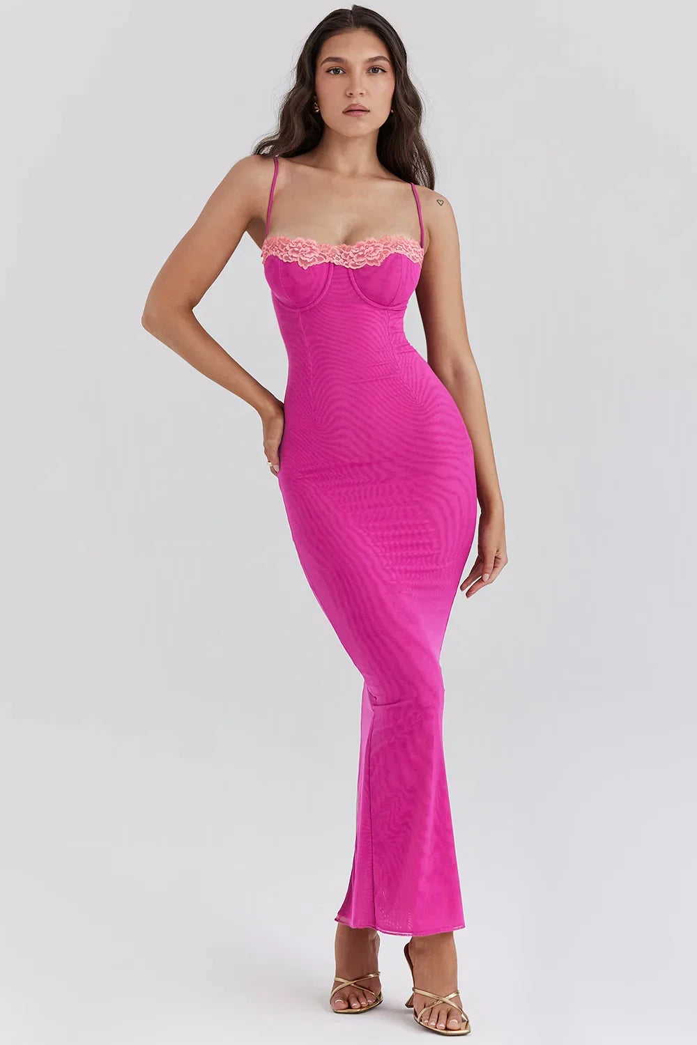 Abito midi aderente da donna con pizzo e schiena nuda