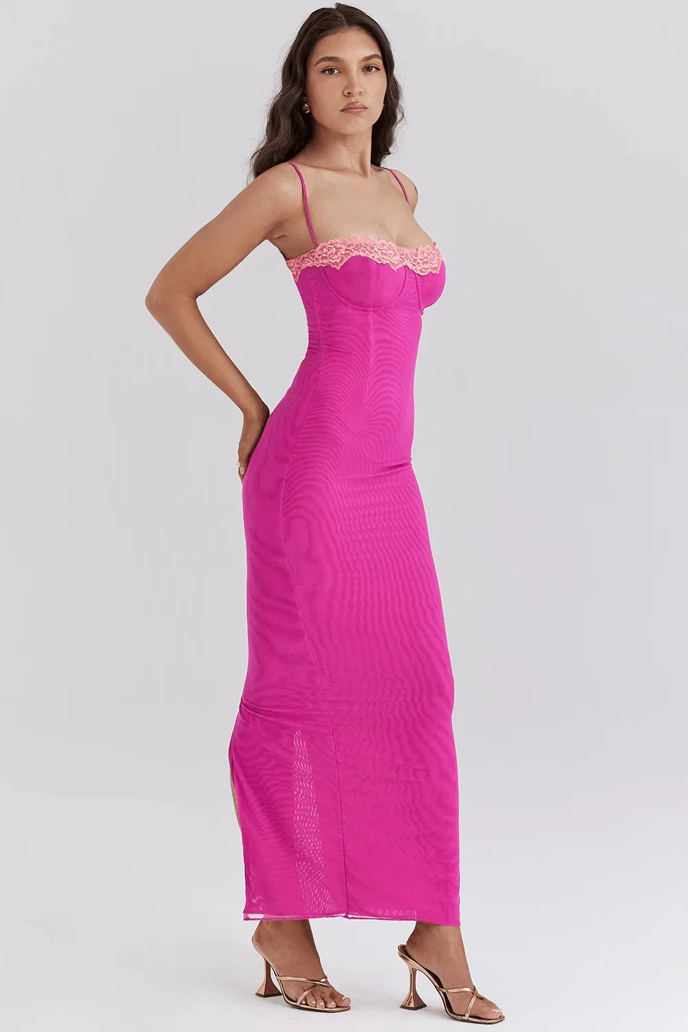 Abito midi aderente da donna con pizzo e schiena nuda