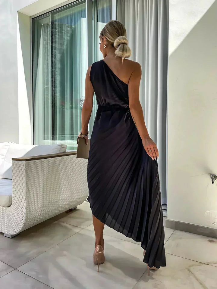 Abito midi asimmetrico plissettato con cut-out e rosa
