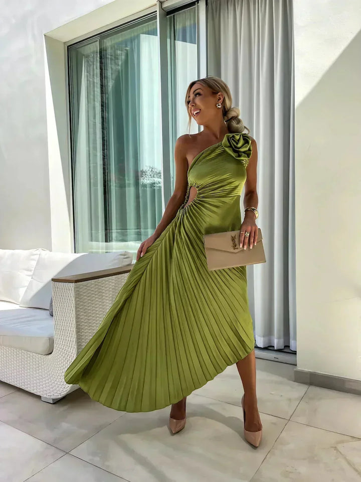 Abito midi asimmetrico plissettato con cut-out e rosa