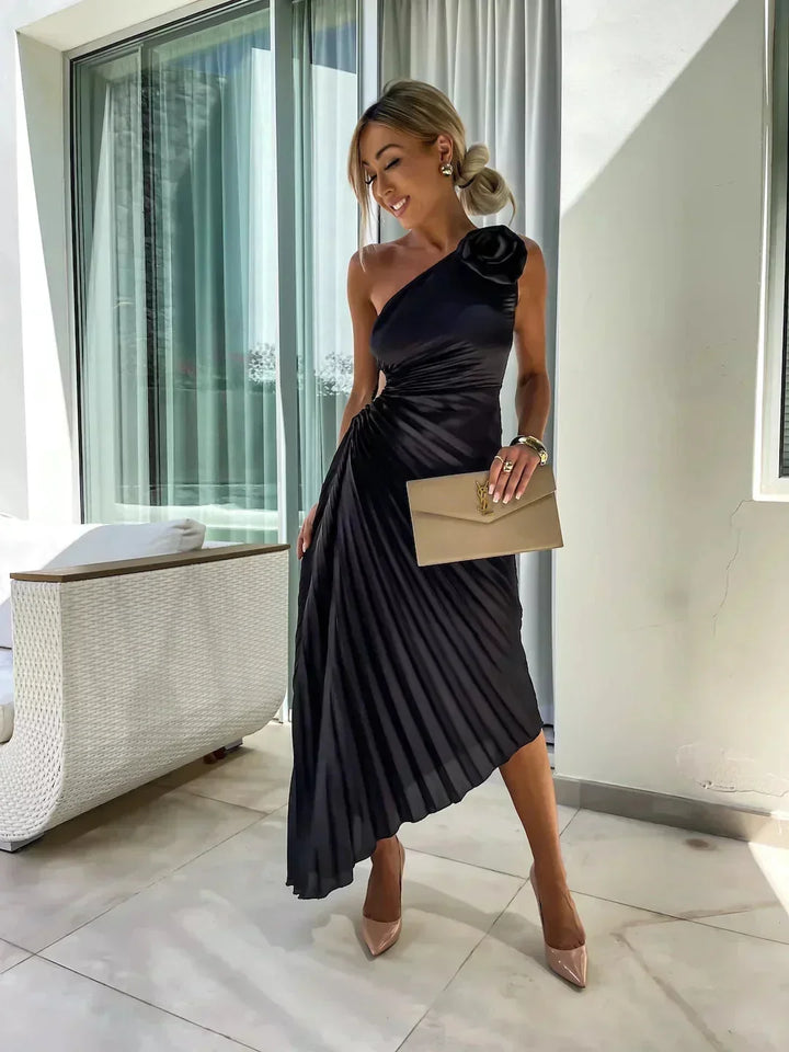 Abito midi asimmetrico plissettato con cut-out e rosa