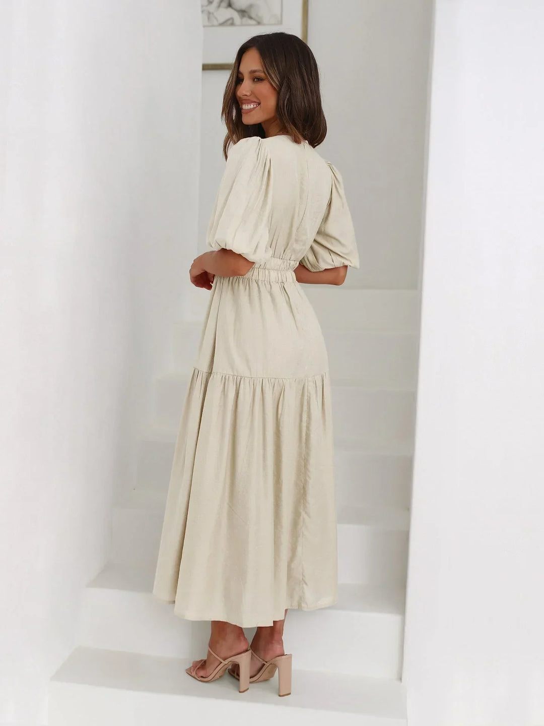 Abito midi donna con scollo a V e maniche corte