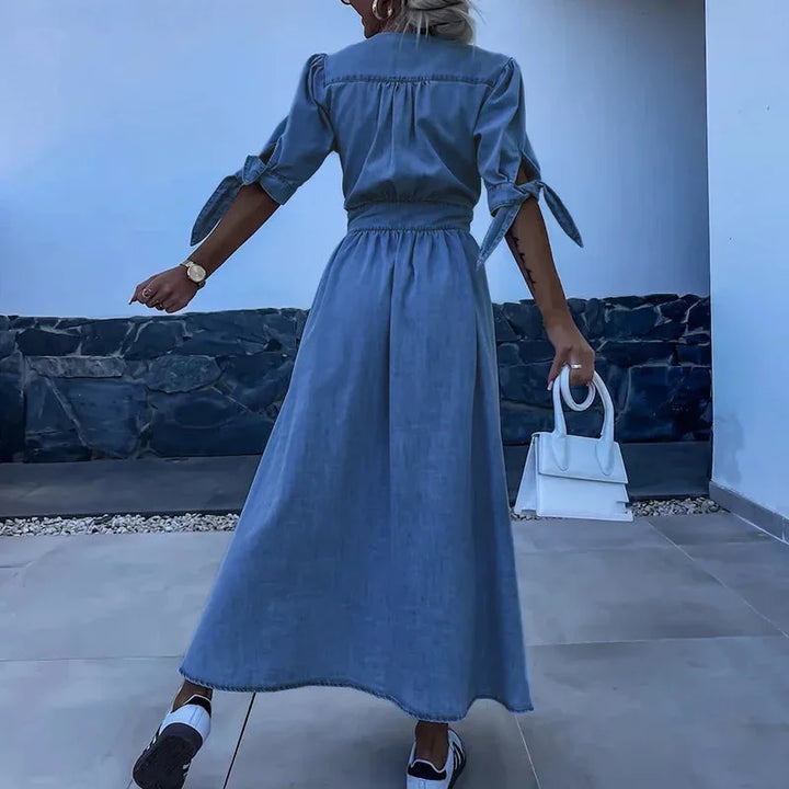 Vestito lungo donna in denim blu con scollo a V e bottoni