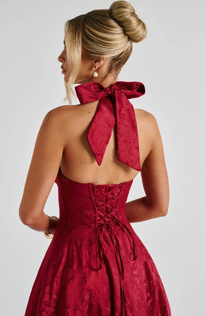 Vestito midi da donna con schiena scoperta e gonna svasata