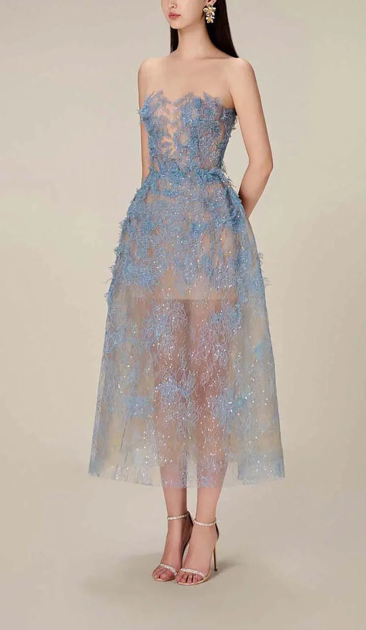Abito midi da donna blu con ricamo floreale